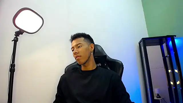 Snapshot of Tupac_D chatting on January 8, 2026, 5:21 am Tupac D online show from January 8, 2026, 5:21 am