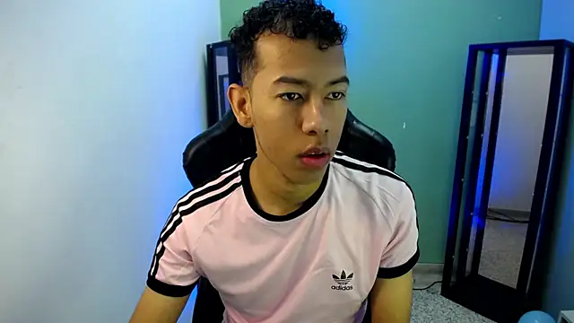 Snapshot of Tupac_D chatting on January 11, 2026, 5:45 am Tupac D online show from January 11, 2026, 5:45 am