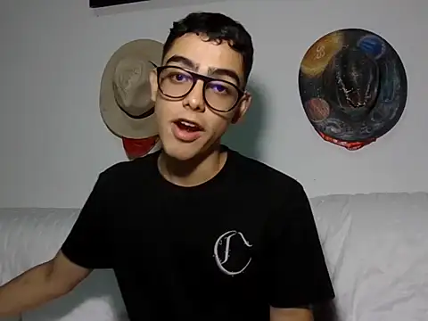 Snapshot of Colombian0baby chatting on January 13, 2026, 11:21 pm Colombian0baby online show from January 13, 2026, 11:21 pm