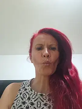 cintia love online show from April 14, 2026, 8:59 pm