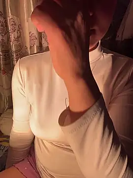 Snapshot of Bong_lovelyy chatting on January 10, 2026, 2:30 pm Bong lovelyy online show from January 10, 2026, 2:30 pm