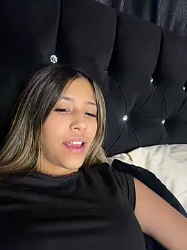 vicky bass  online show from March 27, 2026, 11:26 pm