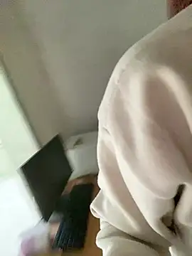 Snapshot of LISJN69 chatting on January 14, 2026, 12:16 am LISJN69 online show from January 14, 2026, 12:16 am