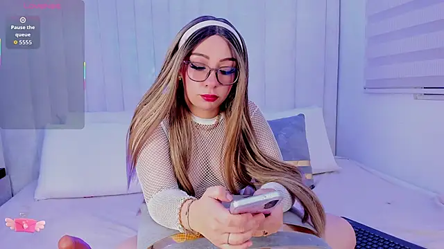 nicol moons online show from January 15, 2026, 4:39 am