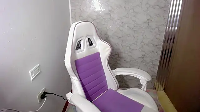 Snapshot of Scarleta01 chatting on January 14, 2026, 12:55 pm Scarleta01 online show from January 14, 2026, 12:55 pm