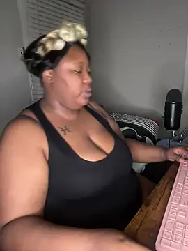 Snapshot of Chocolatebunnyxx96 chatting on March 16, 2026, 5:44 am Chocolatebunnyxx96 online show from March 16, 2026, 5:44 am