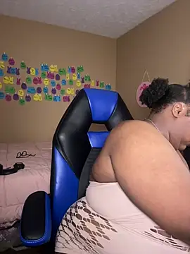 Snapshot of Chocolatebunnyxx96 chatting on May 27, 2026, 6:32 am Chocolatebunnyxx96 online show from May 27, 2026, 6:32 am