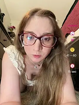 Snapshot of Elenore_hoesevelt chatting on May 26, 2026, 4:47 pm Elenore hoesevelt online show from May 26, 2026, 4:47 pm