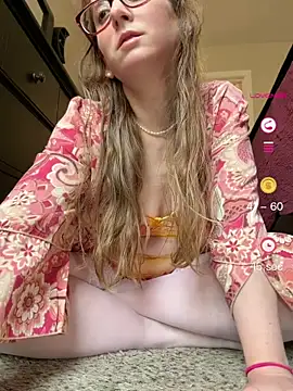 Snapshot of Elenore_hoesevelt chatting on June 6, 2026, 7:40 pm Elenore hoesevelt online show from June 6, 2026, 7:40 pm