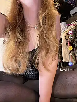 Snapshot of Elenore_hoesevelt chatting on June 28, 2026, 3:23 am Elenore hoesevelt online show from June 28, 2026, 3:23 am