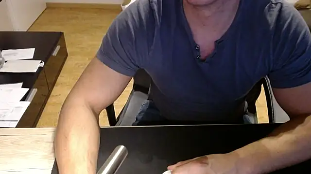 sensualman90 online show from March 5, 2026, 9:44 pm