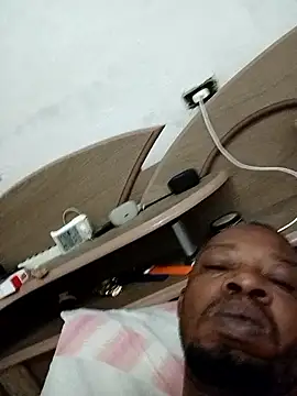 Snapshot of Negaomalinha1 chatting on April 1, 2026, 1:41 pm Negaomalinha1 online show from April 1, 2026, 1:41 pm