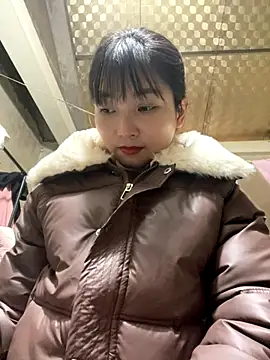 Snapshot of mode-bae chatting on January 9, 2026, 5:21 am mode-bae online show from January 9, 2026, 5:21 am