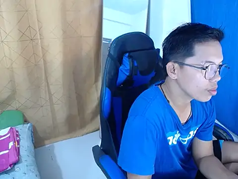 Snapshot of holly_oreo chatting on July 21, 2026, 9:33 am holly oreo online show from July 21, 2026, 9:33 am