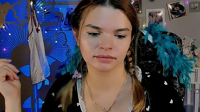 Snapshot of SaraGolben chatting on January 10, 2026, 9:44 am SaraGolben online show from January 10, 2026, 9:44 am