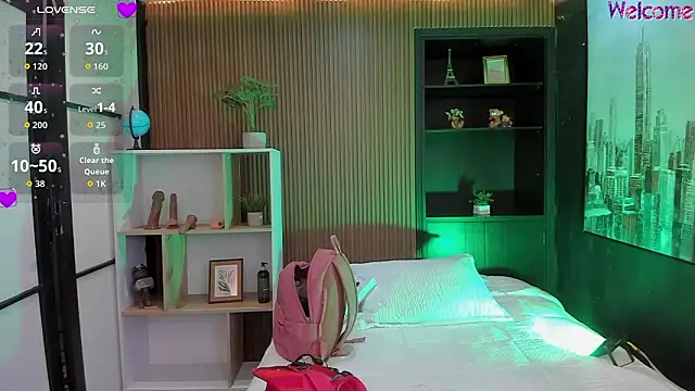 ThaliaBrookss  online show from March 17, 2026, 5:11 am