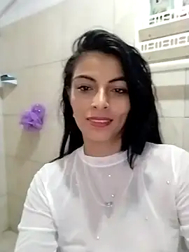 andrea rose69 online show from January 7, 2026, 1:24 pm