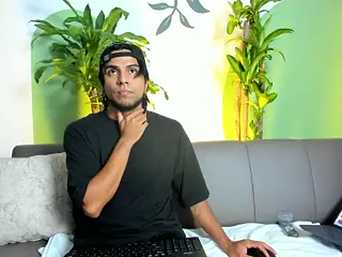 Snapshot of _Daniel00 chatting on February 28, 2026, 5:36 pm Daniel00 online show from February 28, 2026, 5:36 pm