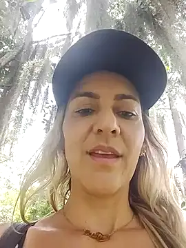 Snapshot of Monita_Med chatting on April 7, 2026, 5:02 pm Monita Med online show from April 7, 2026, 5:02 pm