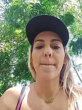 Snapshot of Monita_Med chatting on May 24, 2026, 2:44 pm Monita Med online show from May 24, 2026, 2:44 pm