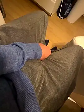 Bigross21 online show from March 3, 2026, 11:43 pm