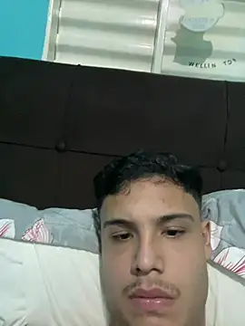 Wellington00  online show from February 27, 2026, 12:43 am