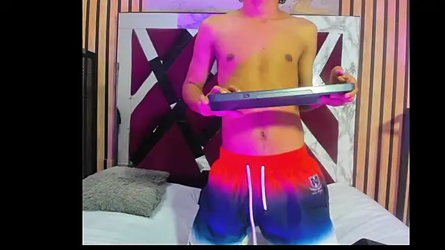 Snapshot of jhonaEstrada chatting on January 14, 2026, 3:56 am jhonaEstrada online show from January 14, 2026, 3:56 am