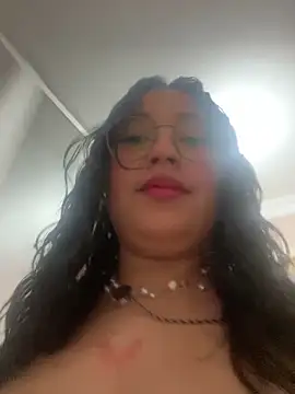 Snapshot of CrystalFairy007 chatting on May 5, 2026, 3:47 am CrystalFairy007 online show from May 5, 2026, 3:47 am