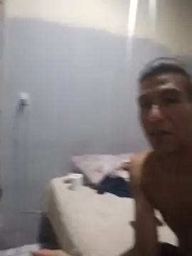 Rodrigohernan19 online show from April 11, 2026, 6:51 am