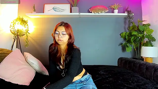 Kira Exe  online show from April 15, 2026, 11:39 am