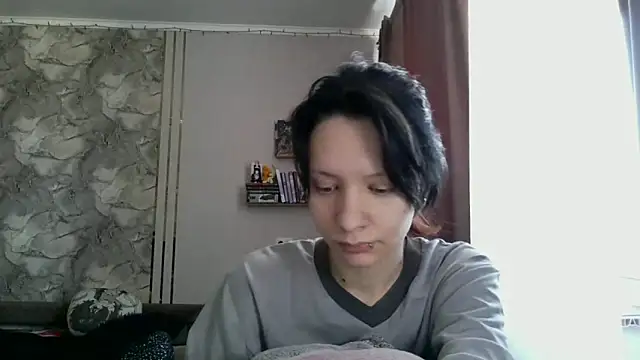 LxayBloom online show from February 13, 2026, 8:32 am