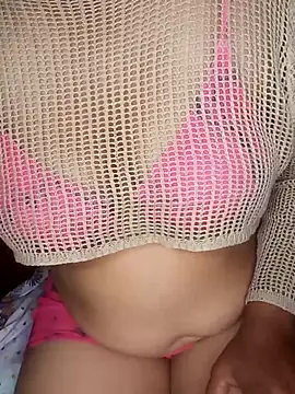 Snapshot of mileez_secret chatting on February 3, 2026, 2:53 am mileez secret online show from February 3, 2026, 2:53 am