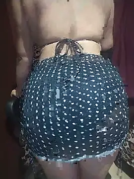 Snapshot of mileez_secret chatting on June 2, 2026, 1:35 pm mileez secret online show from June 2, 2026, 1:35 pm