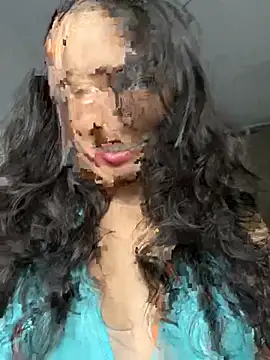 auroramooon online show from February 17, 2026, 3:03 am