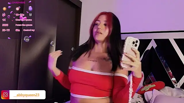 Snapshot of queen_of_you_heart chatting on February 11, 2026, 12:48 am queen of you heart online show from February 11, 2026, 12:48 am