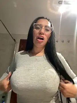 nataliia queen  online show from April 14, 2026, 6:58 pm