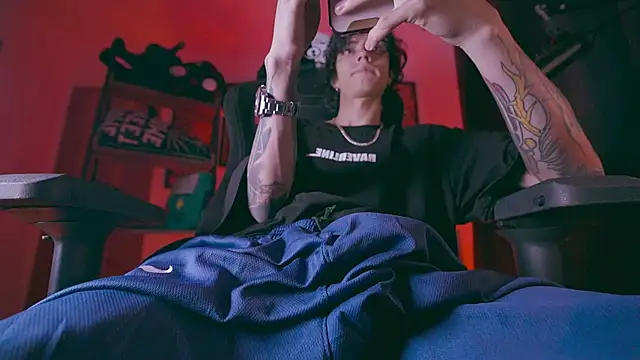 Olliver   y online show from April 8, 2026, 12:32 am