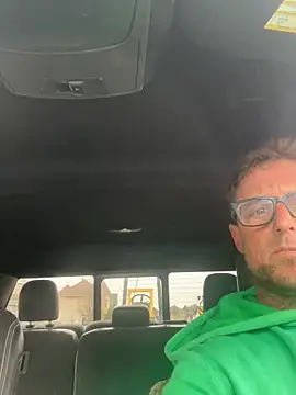 WIDBIGWHITECOCK online show from April 15, 2026, 5:09 pm