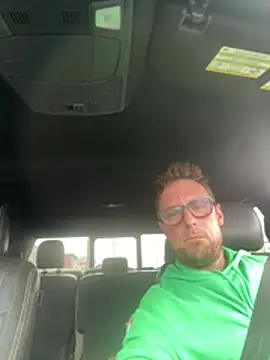 WIDBIGWHITECOCK online show from April 15, 2026, 8:09 pm