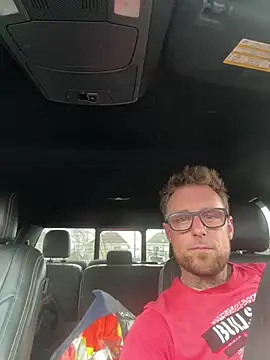 WIDBIGWHITECOCK online show from April 18, 2026, 10:32 pm