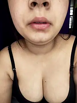 Snapshot of Ruma143 chatting on January 11, 2026, 5:12 am Ruma143 online show from January 11, 2026, 5:12 am