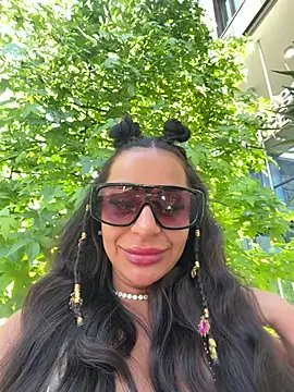 Snapshot of sweetxlayla chatting on June 15, 2026, 5:59 pm sweetxlayla online show from June 15, 2026, 5:59 pm