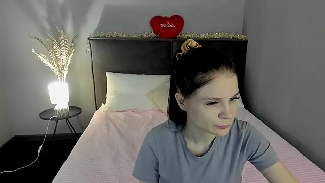 SkinyJoys online show from February 24, 2026, 2:31 am