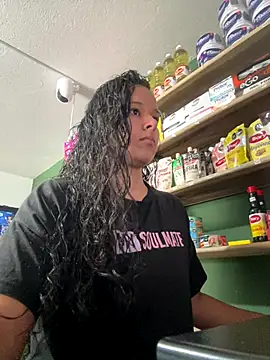 Snapshot of lannabellx chatting on January 5, 2026, 8:45 pm lannabellx online show from January 5, 2026, 8:45 pm