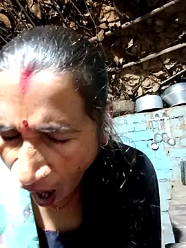 Hot bhi38 online show from April 12, 2026, 8:14 pm