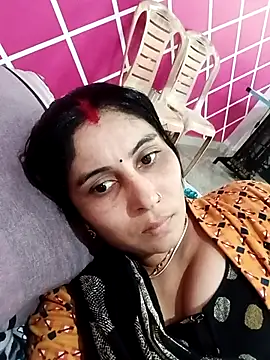 Snapshot of Hot_ree85 chatting on February 23, 2026, 8:33 am Hot ree85 online show from February 23, 2026, 8:33 am