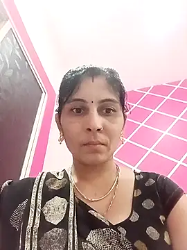 Snapshot of Hot_ree85 chatting on February 26, 2026, 7:29 am Hot ree85 online show from February 26, 2026, 7:29 am