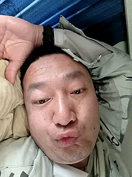 lvjinshun147 online show from April 3, 2026, 1:47 am