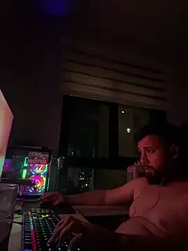 Snapshot of NinoEstouranel chatting on January 12, 2026, 5:01 am NinoEstouranel online show from January 12, 2026, 5:01 am