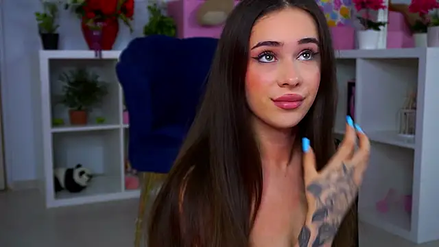 Ava Solis online show from February 6, 2026, 8:45 pm